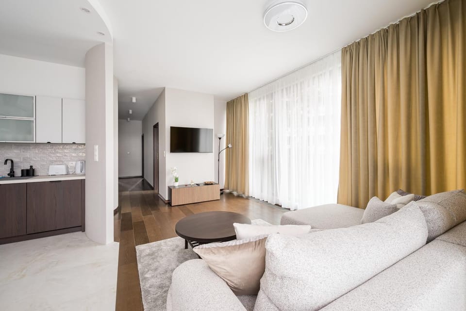 TV and multimedia, Kitchen or kitchenette, Living room, Seating area