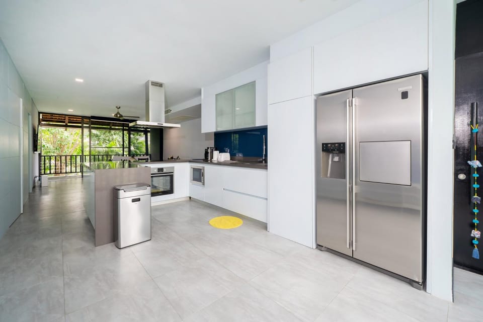 Kitchen or kitchenette, dishwasher, oven, stove