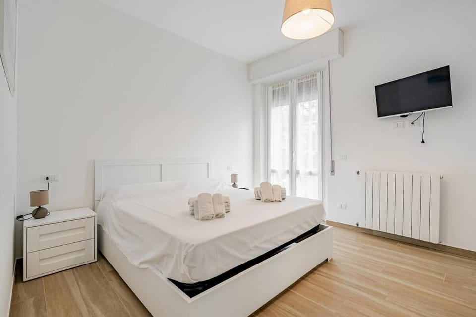 Bed, TV and multimedia, Balcony/Terrace, Bedroom, internet, wardrobe, air conditioner