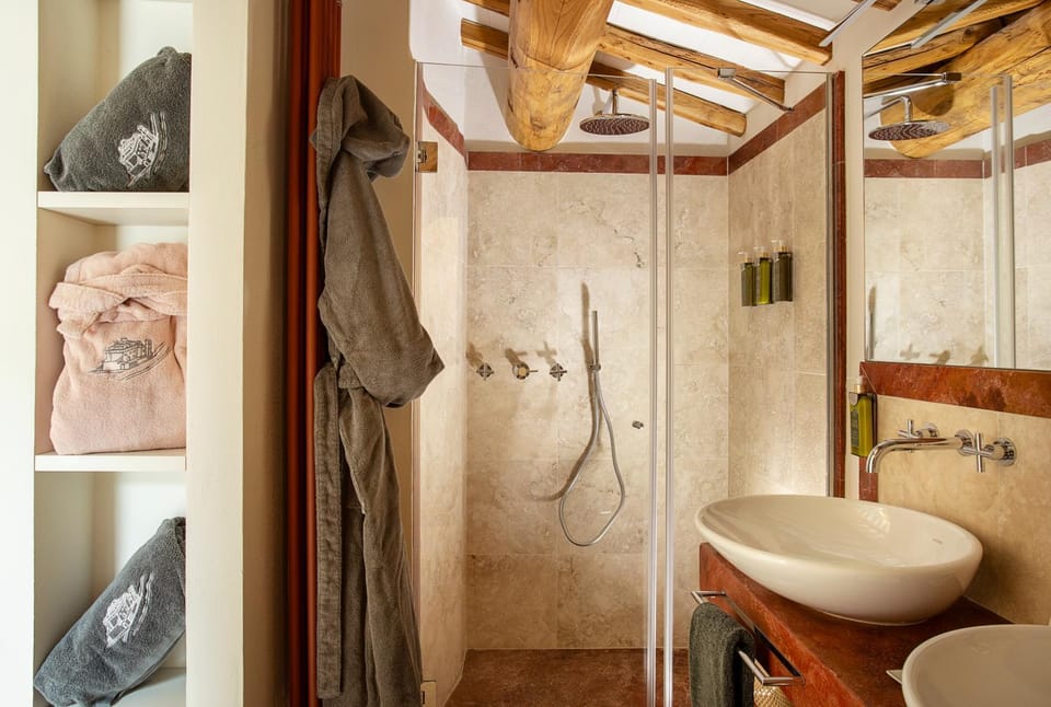 Shower, Bathroom, towels