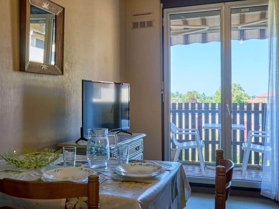 Studio cosy 2 personnes avec balcon et parking, animaux admis - FR-1-841-1 Apartment in Occitanie