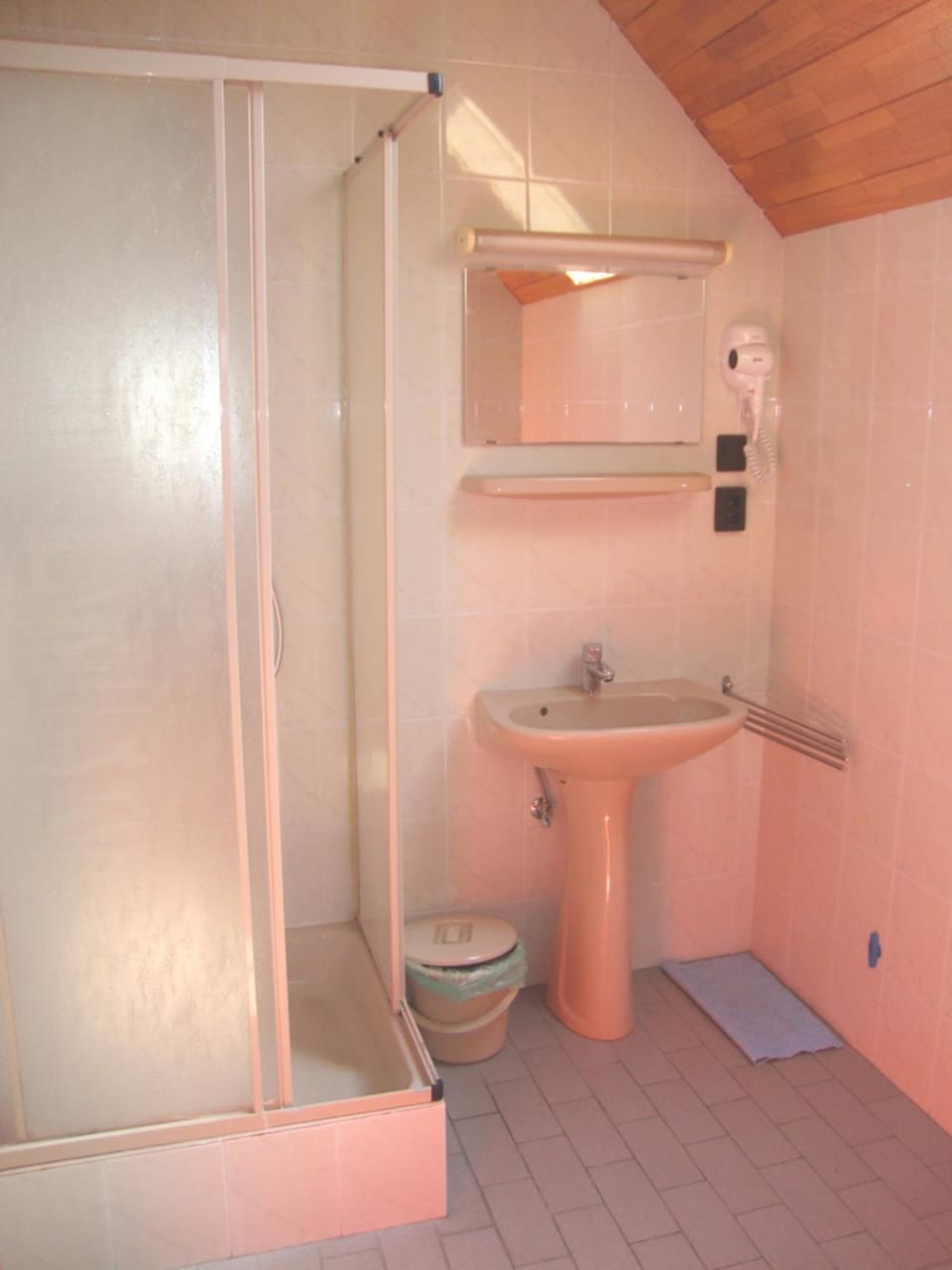 VUCA medencés, klimatizált Apartmanház Apartment in Hungary