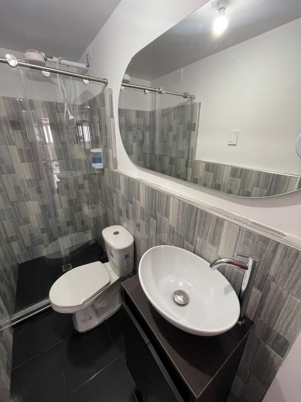 Hotel Titan Plaza 80 Bed and Breakfast in Bogota