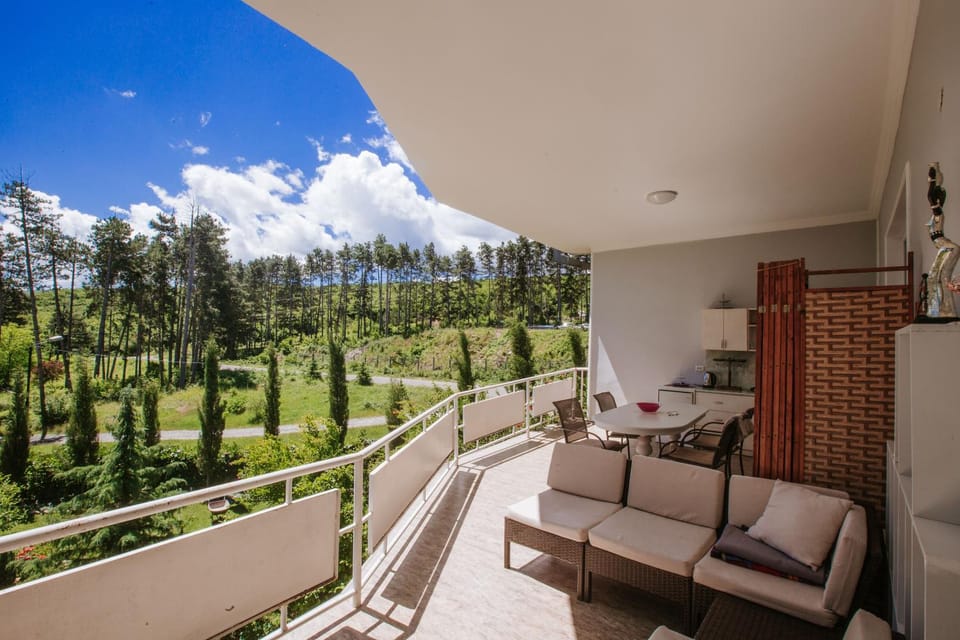 Balcony/Terrace, Garden view