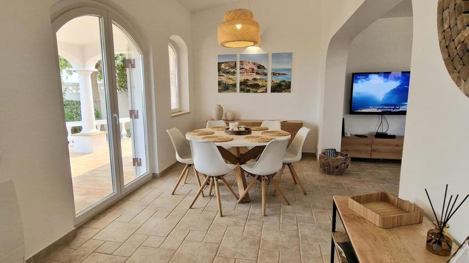 Casa Contente 3-bedroom villa with pool Villa in Luz