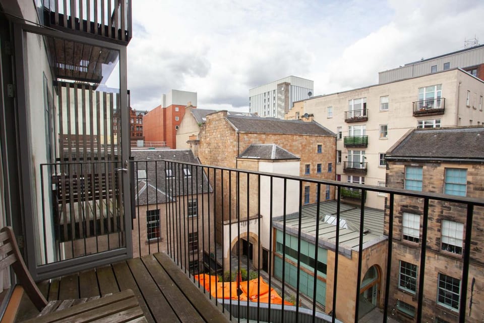 Stylish 3rd Floor Flat in Historic Merchant City Apartment in Glasgow