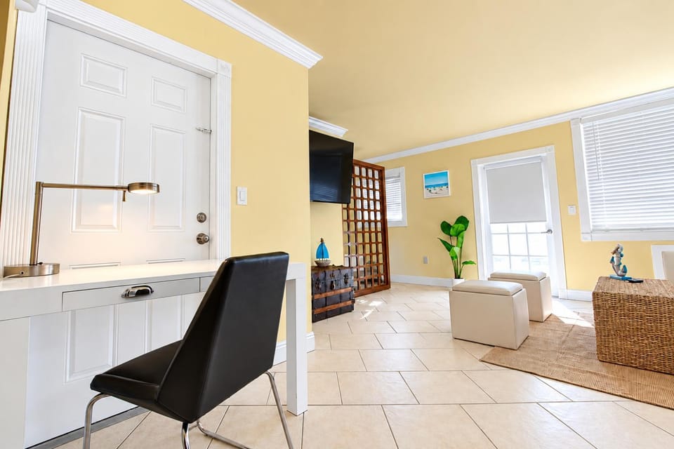 Washington avenue Central Studio Apartment in Flamingo Lummus