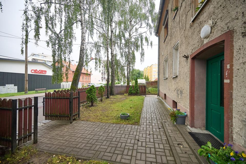 Property building, Neighbourhood, Garden view