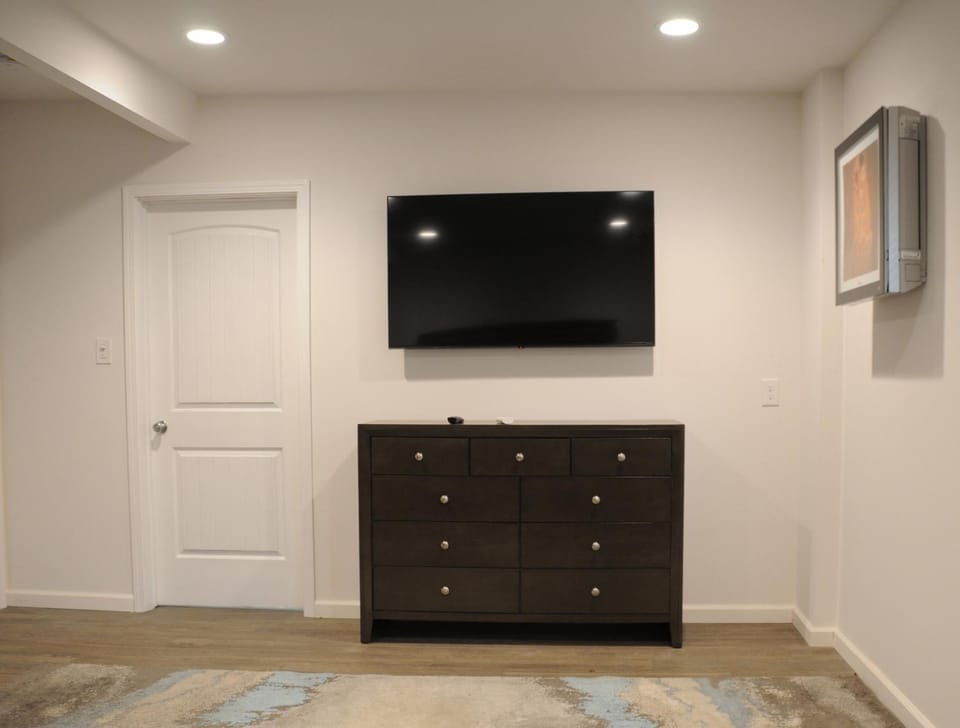 Champagne Retreat House in Upland