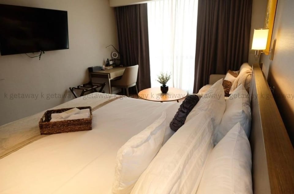 Acqua at The Hotel Residences Acqua Manila near Makati and BGC Apartment hotel in Mandaluyong