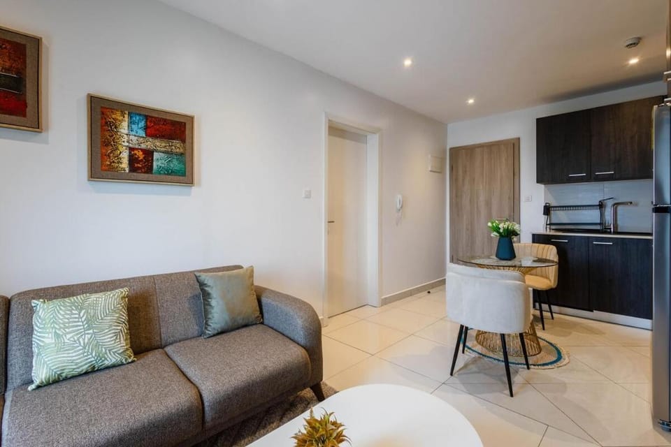 Kancha Homes Modern Luxury Stay Loxhood House Apartment in Ghana