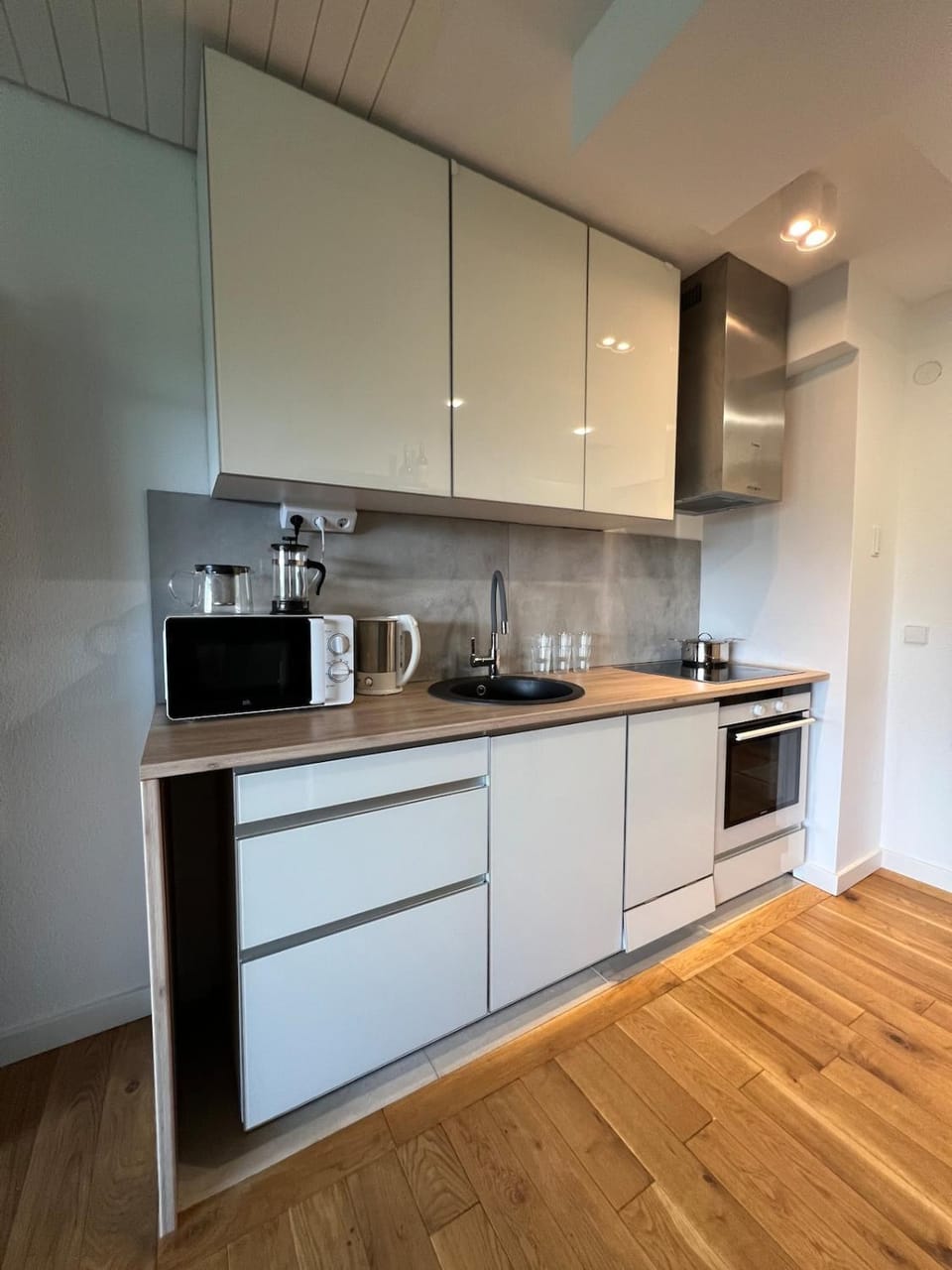 Kitchen or kitchenette