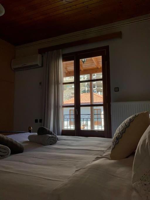 Kyparissos Home , Arachova Apartment in Peloponnese, Western Greece and the Ionian