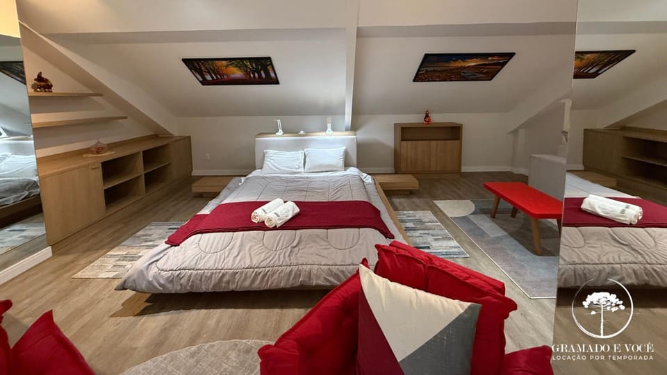 Photo of the whole room, Bedroom