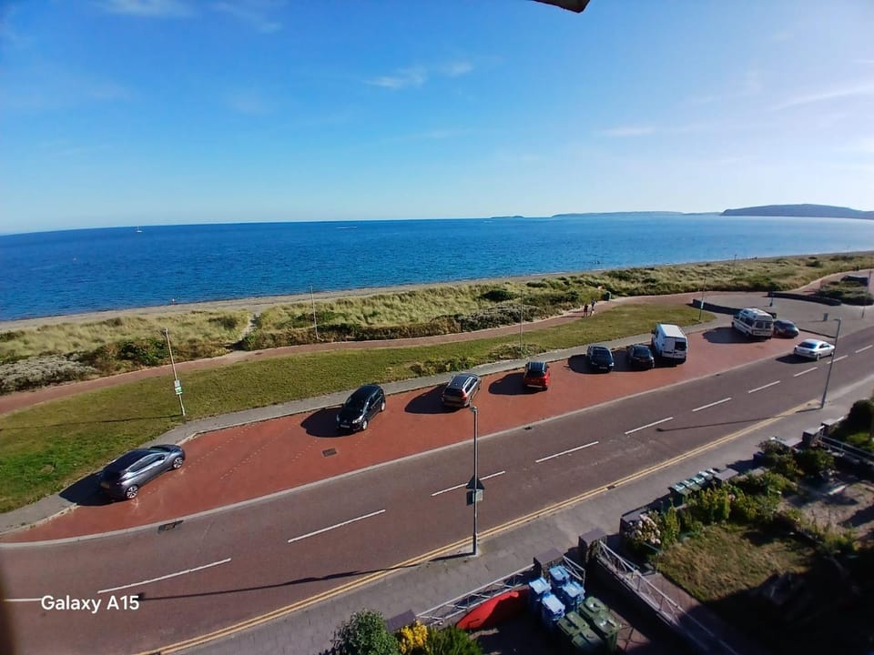 Eagles Nest Sea view with ensuite 3rd floor Vacation rental in Pwllheli