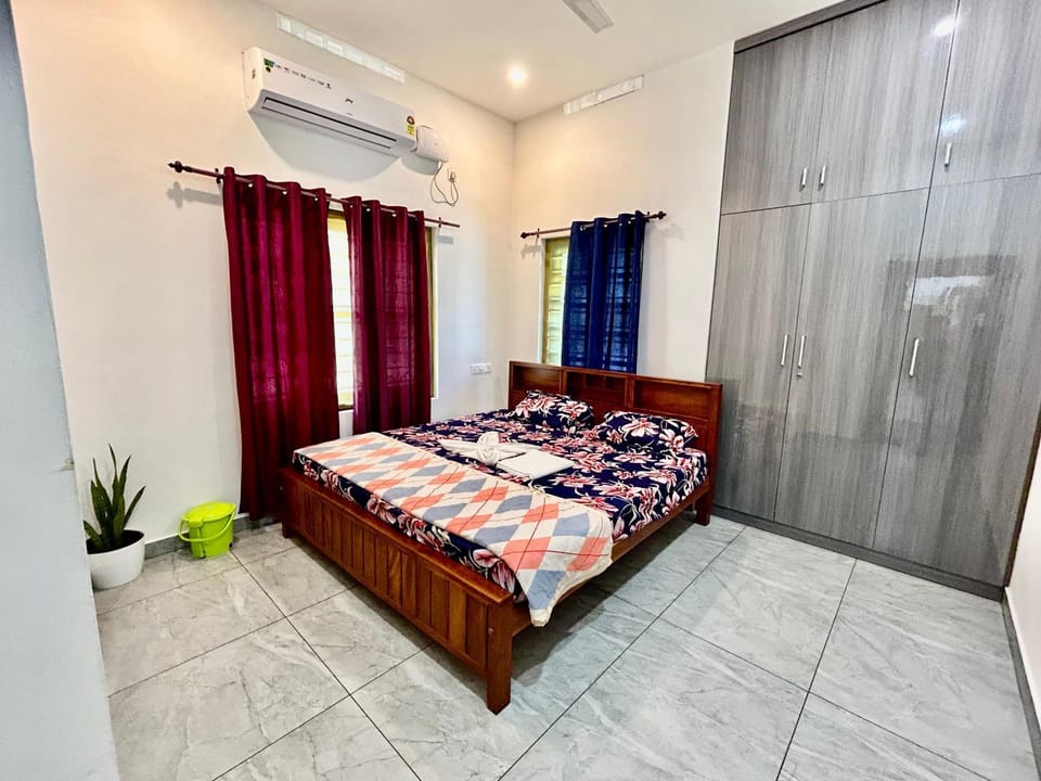 Photo of the whole room, Bedroom, air conditioner