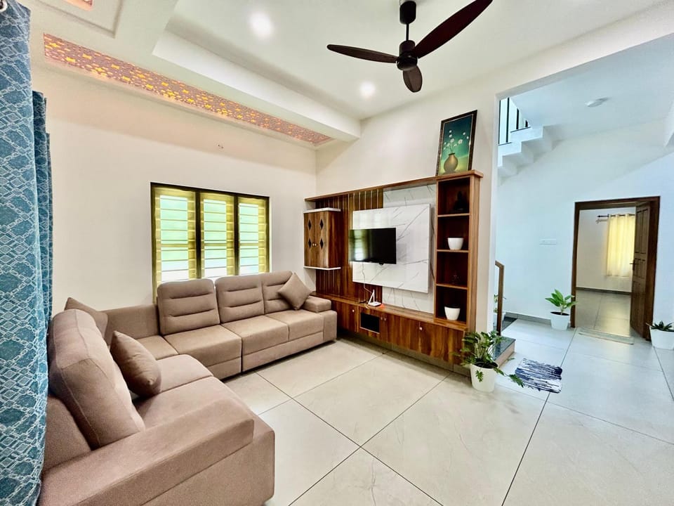 Communal lounge/ TV room, TV and multimedia, Evening entertainment