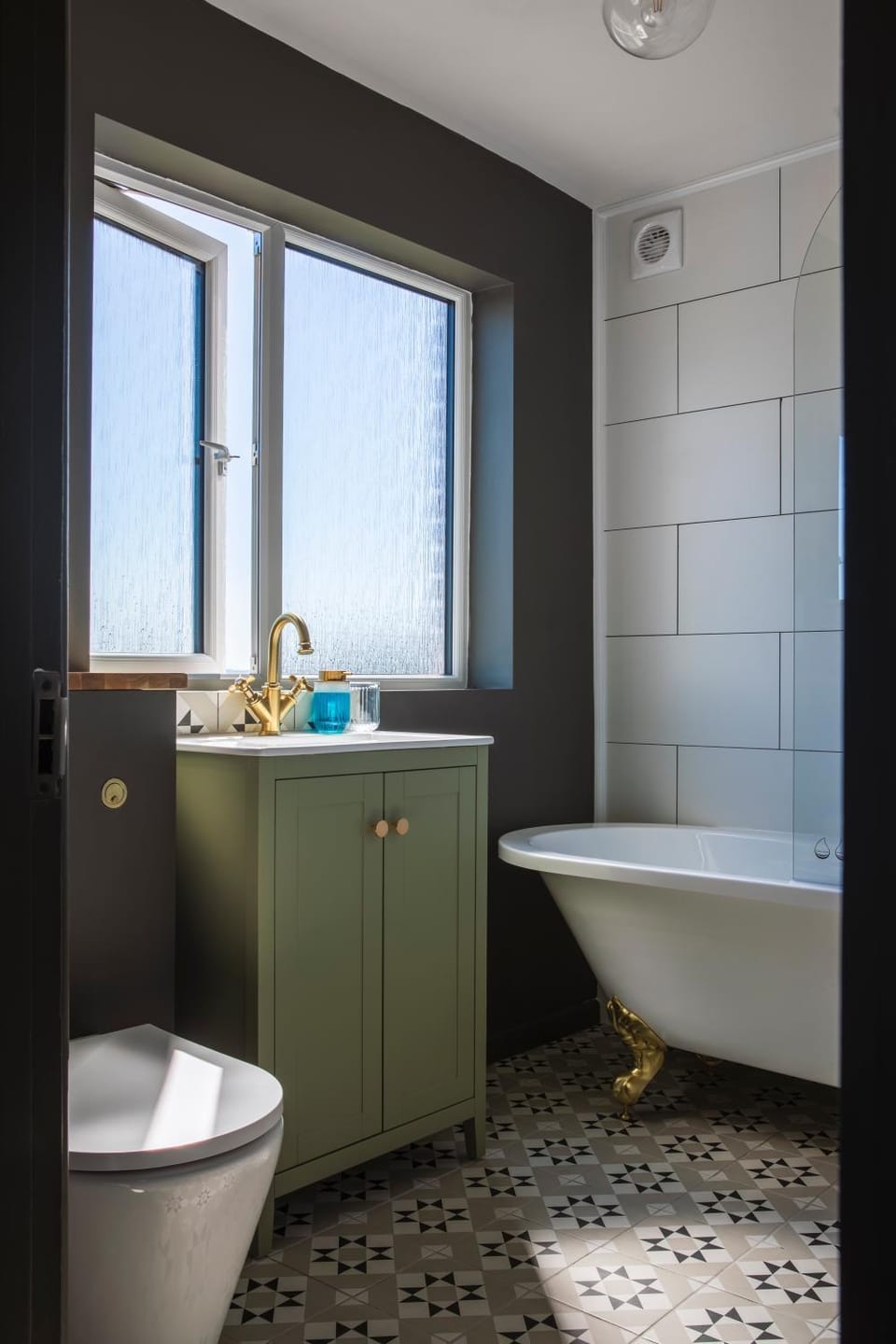 Bathroom, Bath