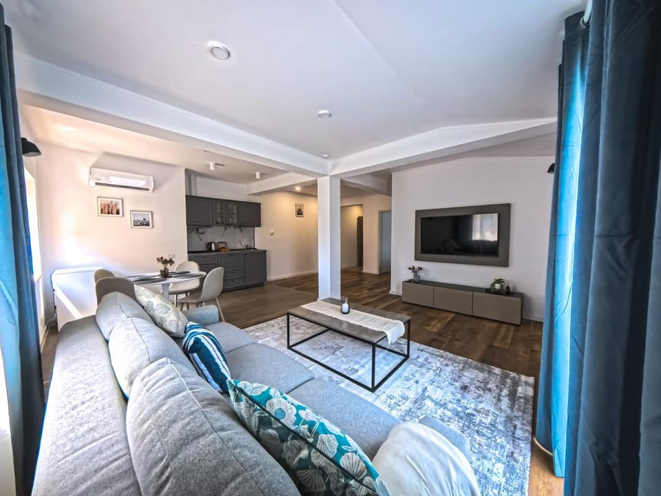 Pera Apartments Vacation rental in Brașov County