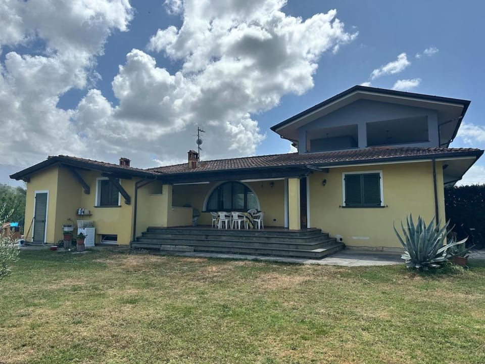 Property building, Garden, Garden view