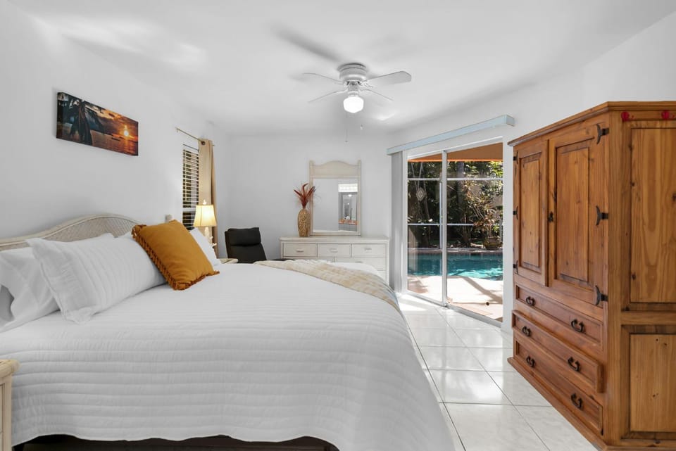 Bed, Bedroom