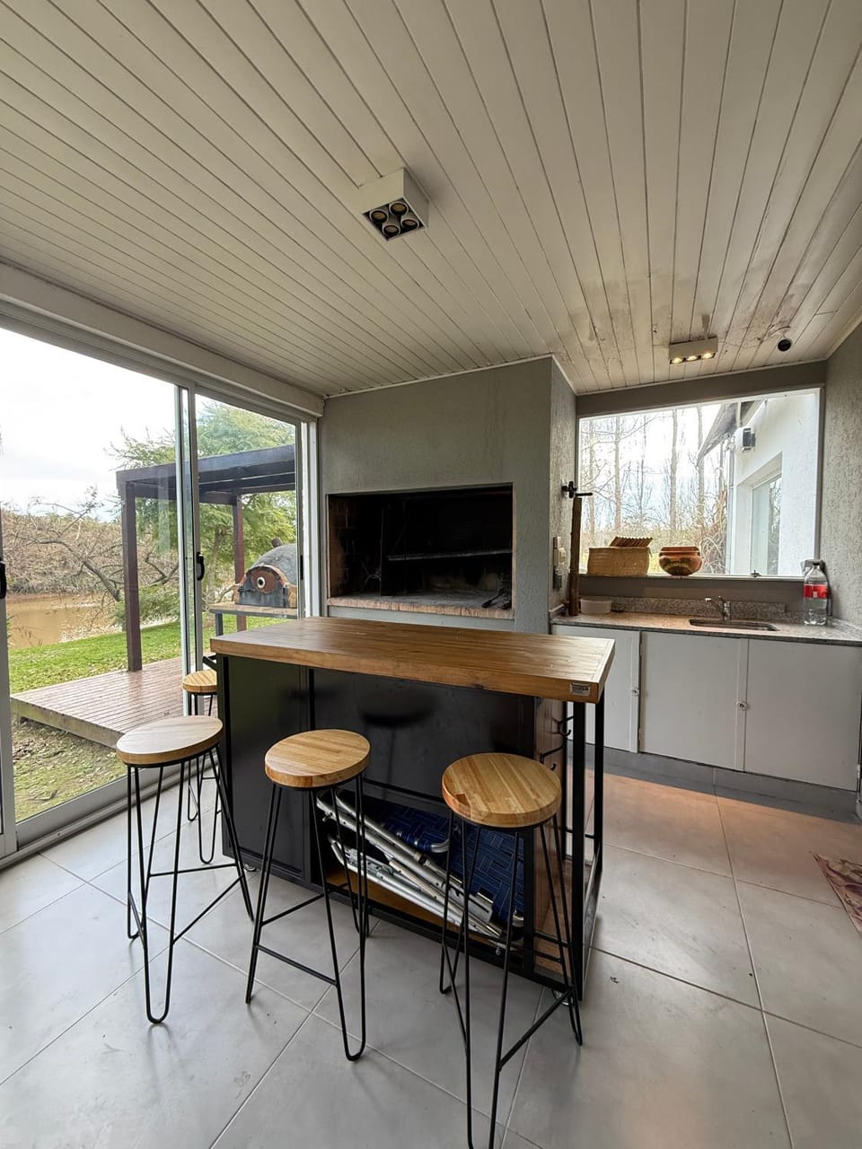 TV and multimedia, Kitchen or kitchenette, Dining area, minibar, oven, pet friendly