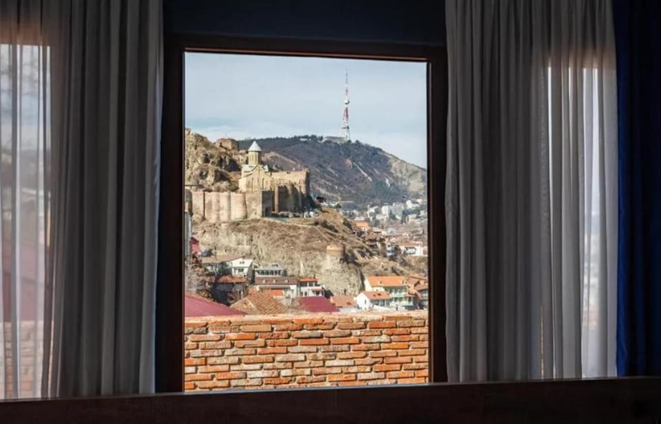 Nearby landmark, Day, Natural landscape, City view, Mountain view