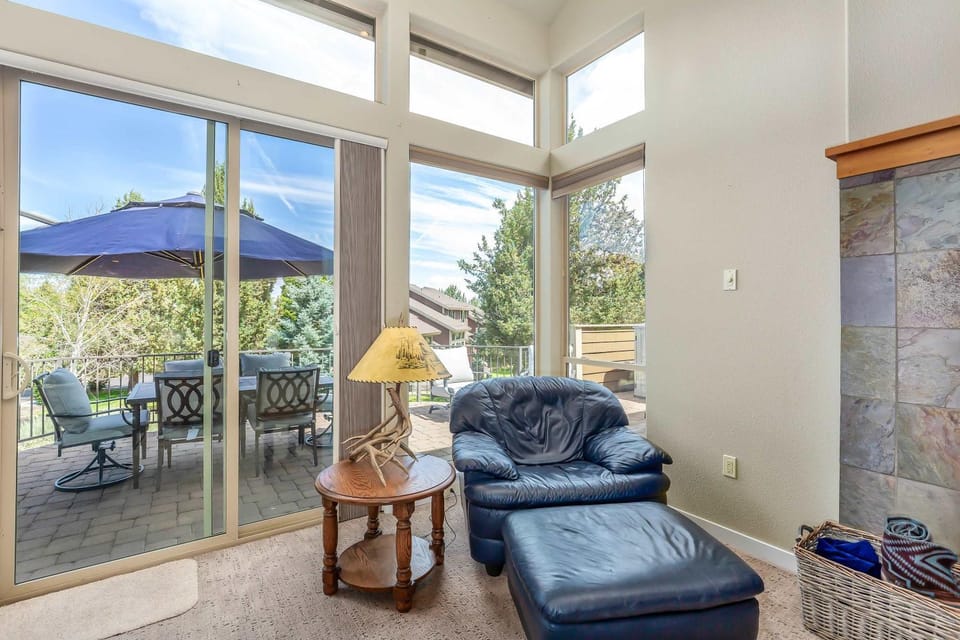 Painted Peaks Getaway Pet Friendly Resort Amenities House in Oregon