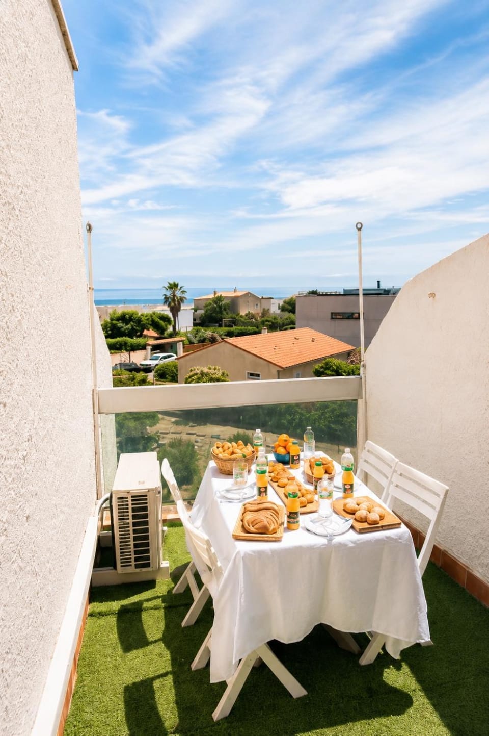 Day, Natural landscape, View (from property/room), Balcony/Terrace, Food and drinks, Dining area, Food, Sea view