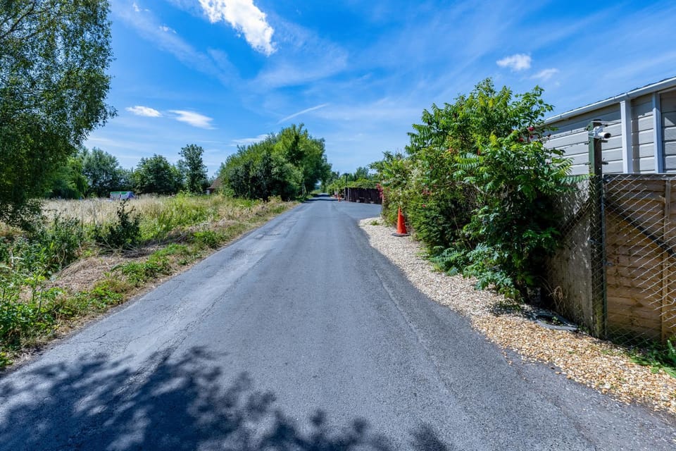 Neighbourhood, Natural landscape