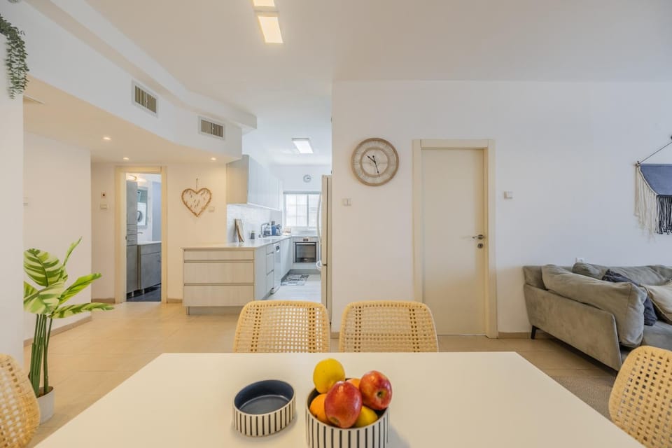 Carmel Lookout – Sea-View Apt on Mt. Carmel (8) Apartment in Haifa