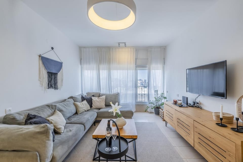 Carmel Lookout – Sea-View Apt on Mt. Carmel (8) Apartment in Haifa