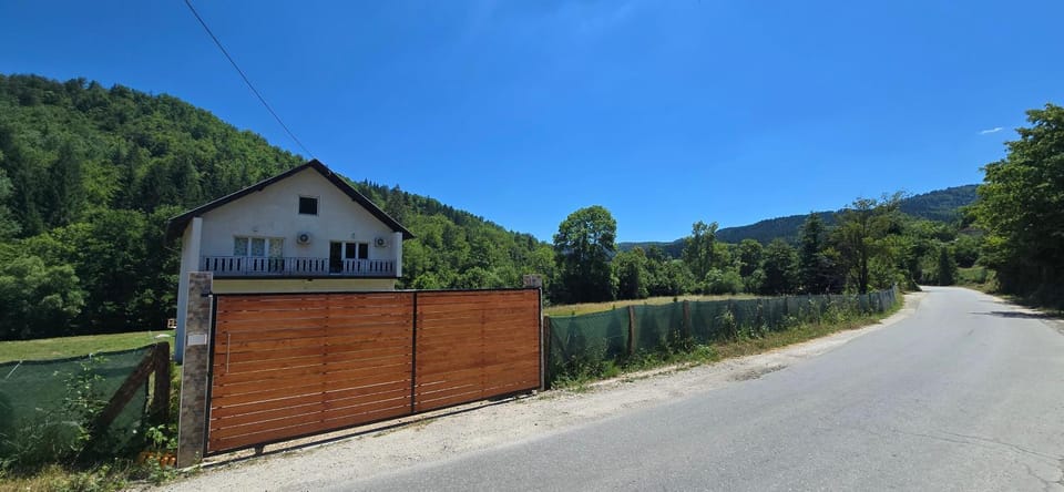 Spring, Day, Neighbourhood, Natural landscape, Mountain view
