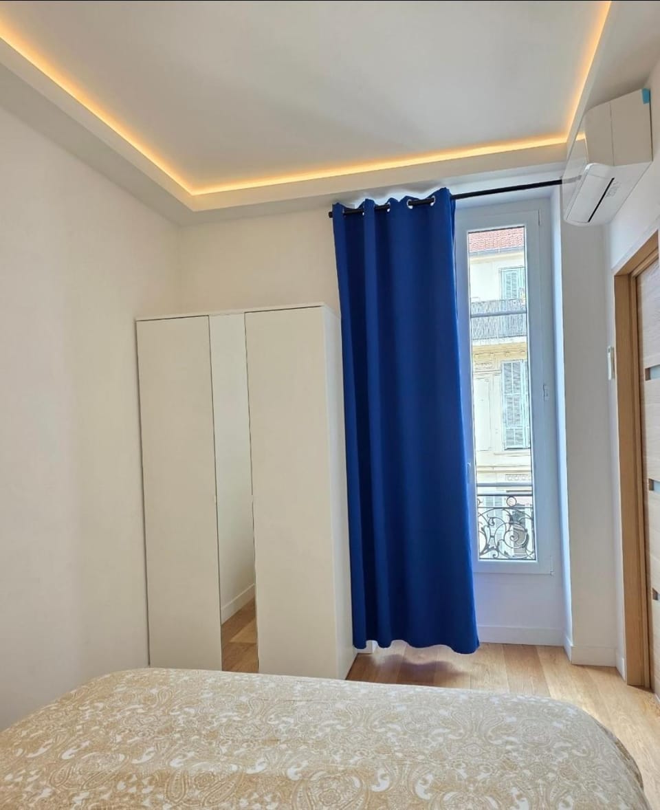 2P Centre Ville Apartment in Nice