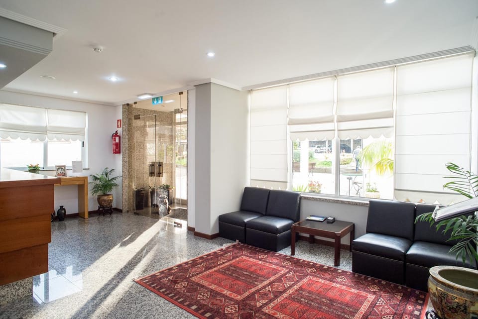 Communal lounge/ TV room, Lobby or reception