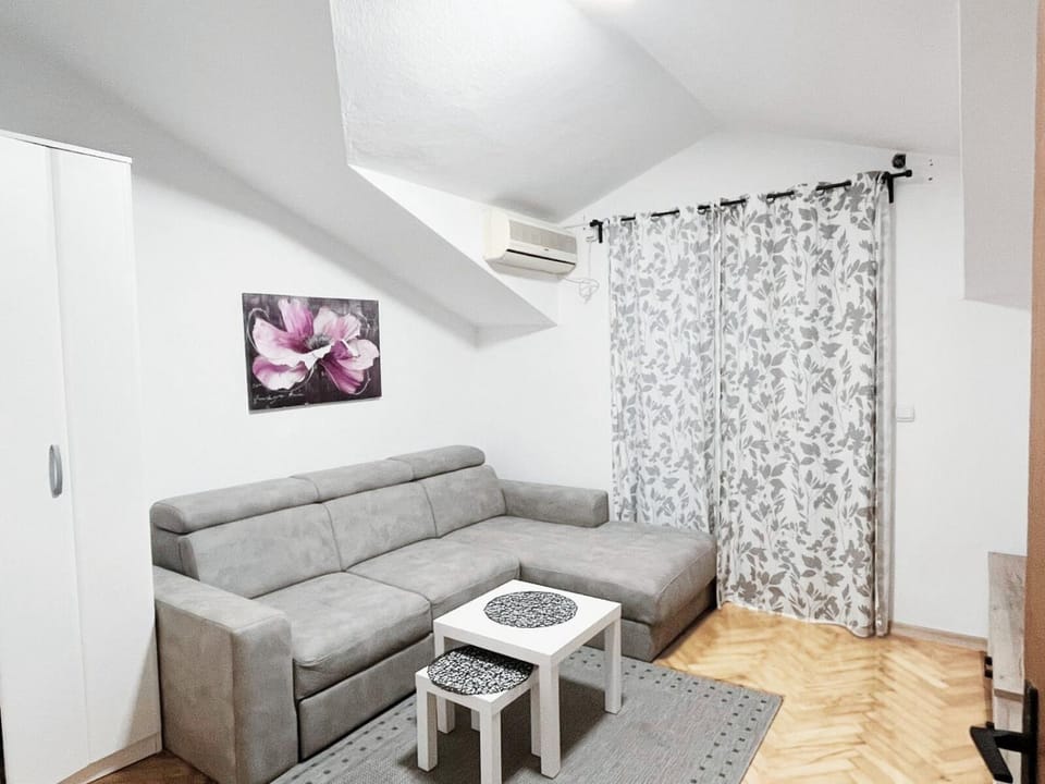 Lalic House Budva Bed and Breakfast in Budva