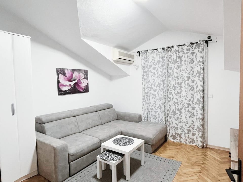 Lalic House Budva Bed and Breakfast in Budva