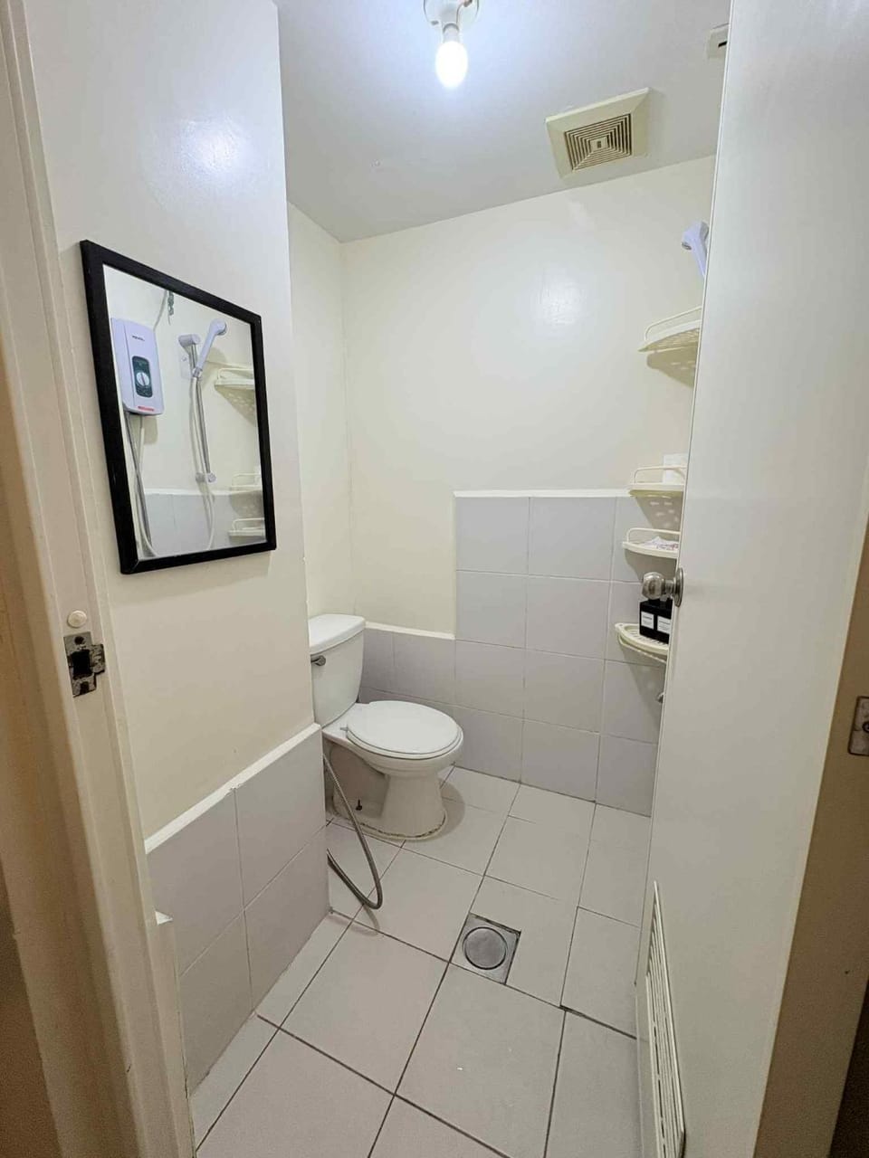 JJMC PLACE 29 With Netflix and Unli Wifi Apartment in Mandaluyong