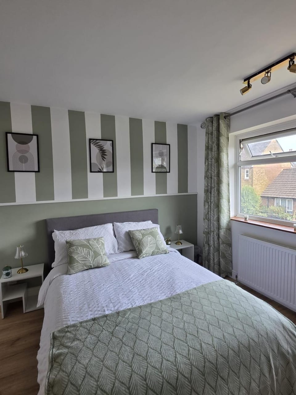 Charming Canterbury Central 3 Bedroom House - Garden views House in Canterbury
