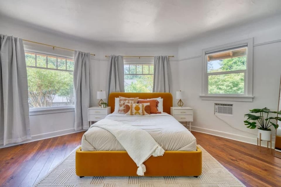 Forest Studio Oasis - Mile from Multnomah Village Apartment in Portland