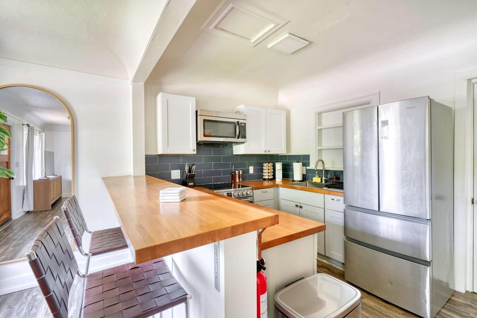 The Octagon by Stay Portland - Multnomah Village Apartment in Portland