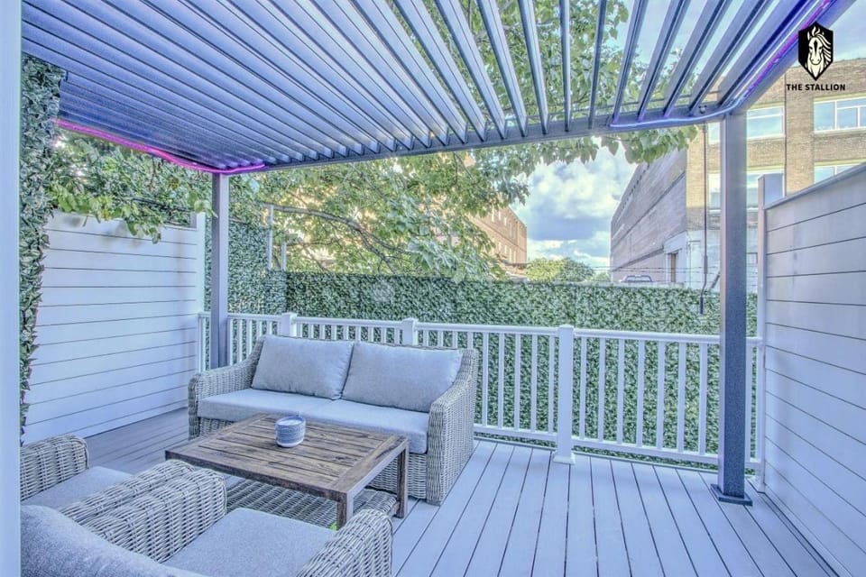 The Stallion #101 - 1BD Modern Loft with Private Patio - Walk to various attractions Apartment in Memphis