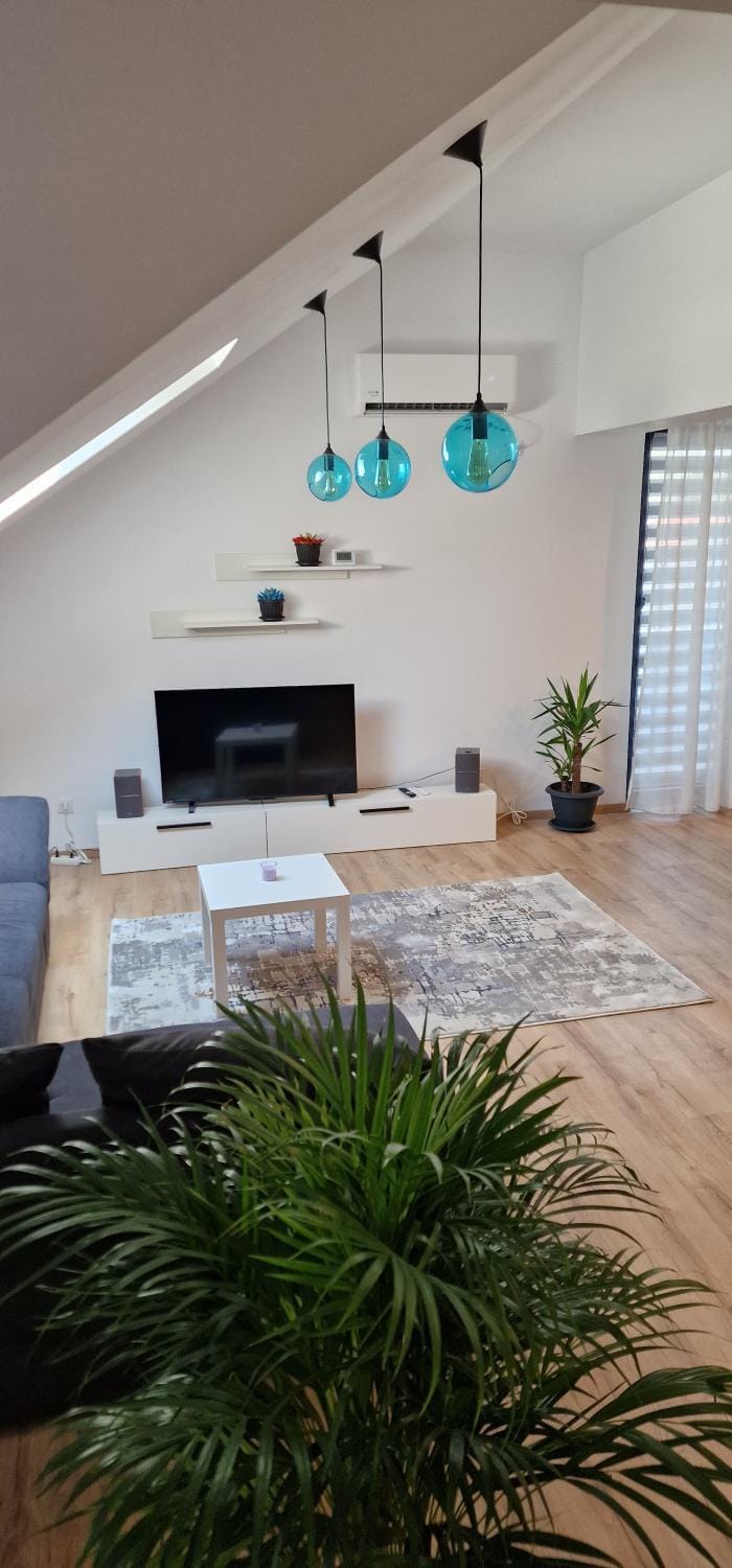 Communal lounge/ TV room, TV and multimedia, Living room, Seating area