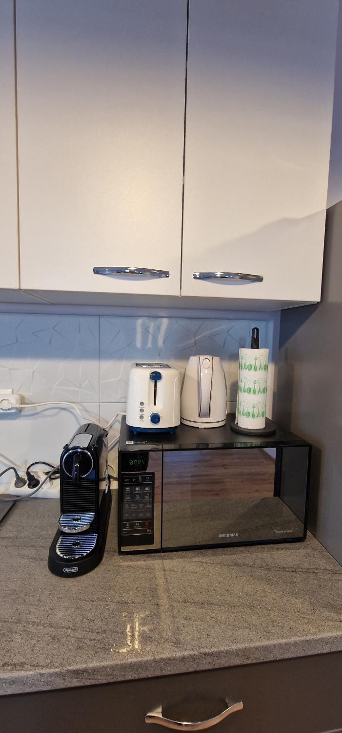 Coffee/tea facilities, toaster