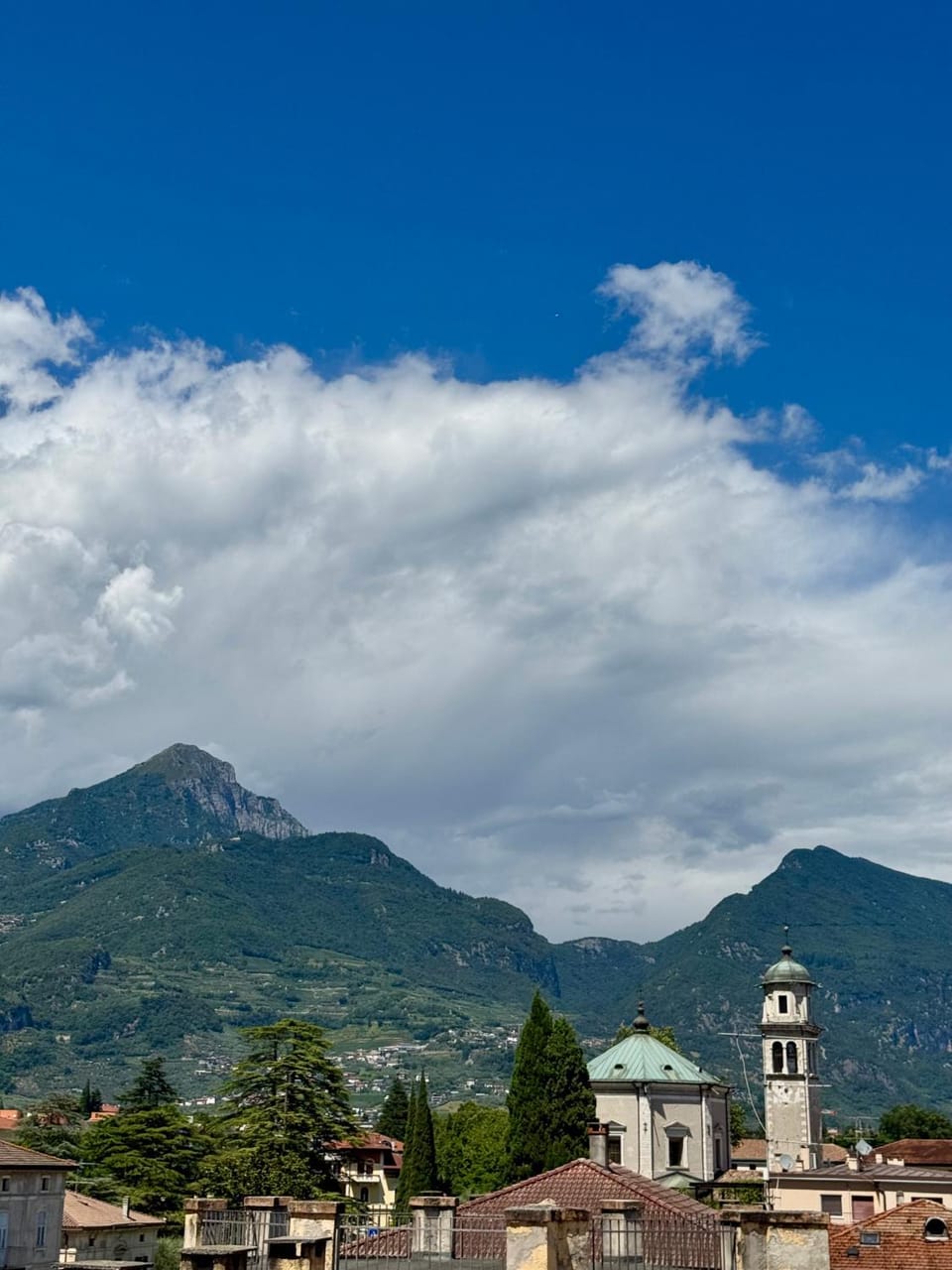 Nearby landmark, Natural landscape, Mountain view