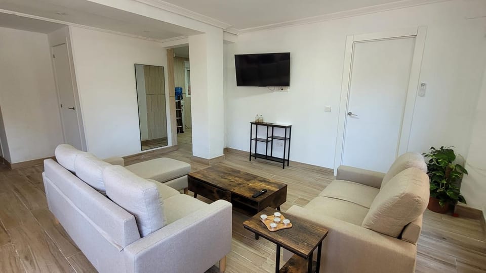 Communal lounge/ TV room, Lounge or bar
