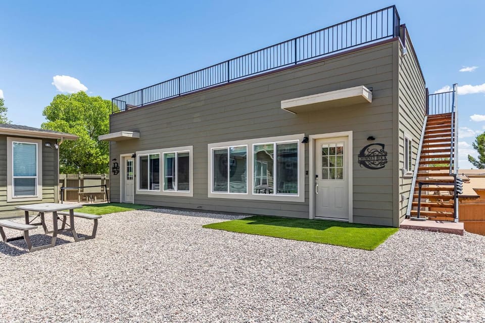 Property building, Patio, Day