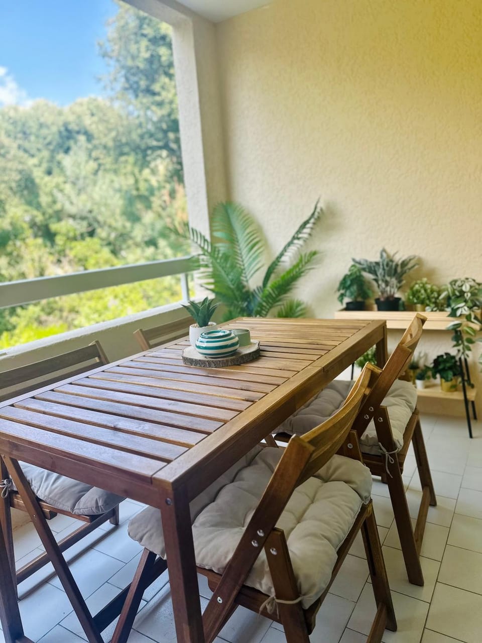 Off site, Garden view, Meals