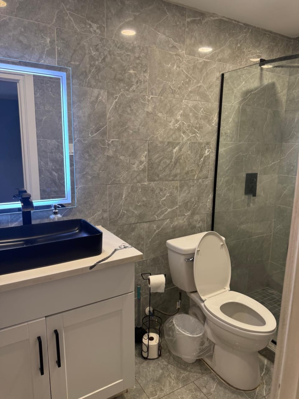 Hip & Quirky Montrose Flat with Pool Access & Parking Apartment in Houston