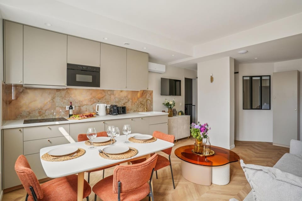 Lavie Maison AC Fontaine Apartment in Paris